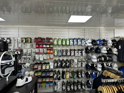 Golf gloves, hats and accessories slatwall display
