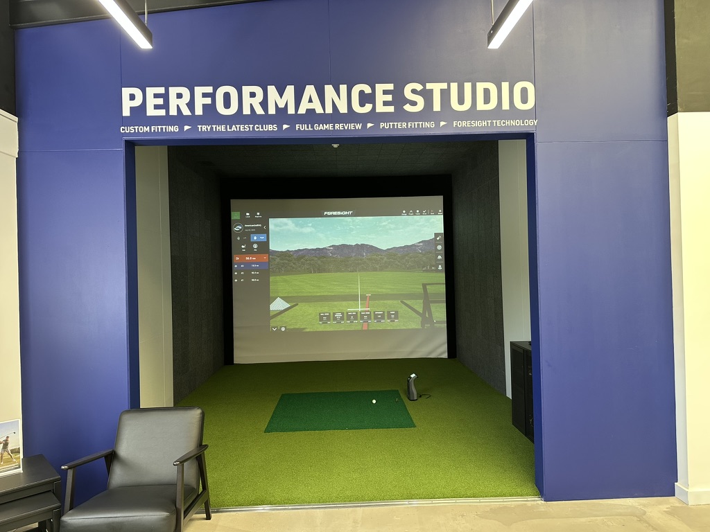 Performance studio with Foresight golf simulator